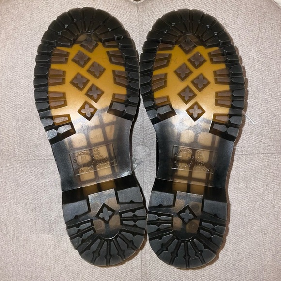 DR MARTENS 1461 HEARTS SMOOTH PATENT LEATHER WOMENS OXFORD SHOES - Picture 5 of 5